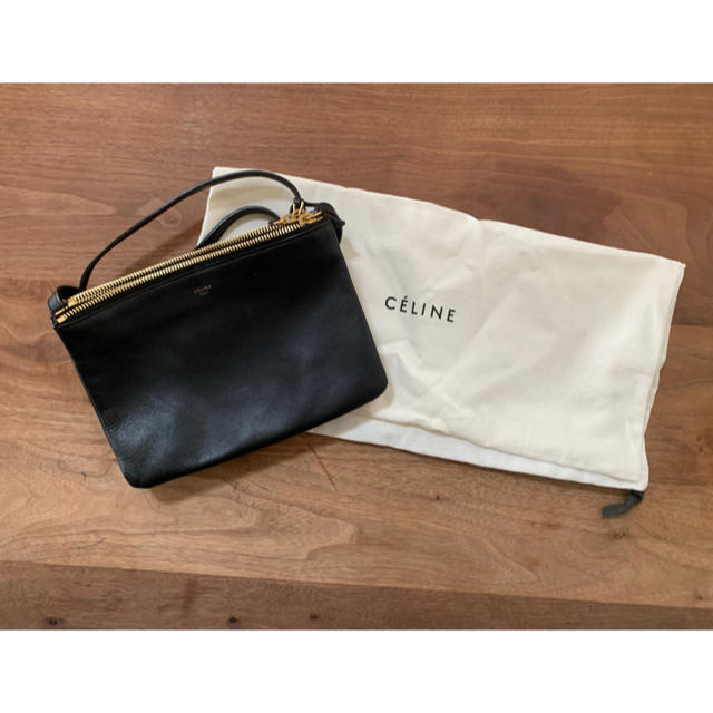 celine(セリーヌ)のCELINE セリーヌ  トリオ　スモール　旧ロゴ　黒 レディースのバッグ(ショルダーバッグ)の商品写真