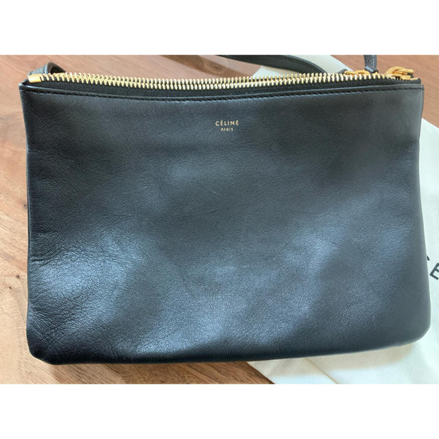 celine(セリーヌ)のCELINE セリーヌ  トリオ　スモール　旧ロゴ　黒 レディースのバッグ(ショルダーバッグ)の商品写真