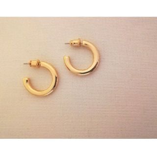 プラージュ(Plage)のミドルフープピアス　ゴールド　トゥデイフル　プラージュ(ピアス)