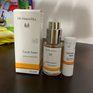 ドクターハウシュカ(Dr.Hauschka)のドクターハウシュカフェイシャルトナーとリップ(化粧水/ローション)