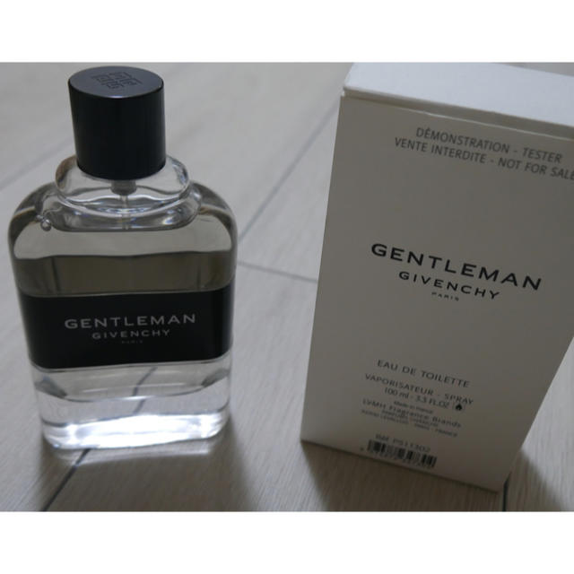 GIVENCHY(ジバンシィ)のGIVENCHY grntleman ジバンシイ　ジェントルマン100ml 香水 コスメ/美容の香水(香水(男性用))の商品写真