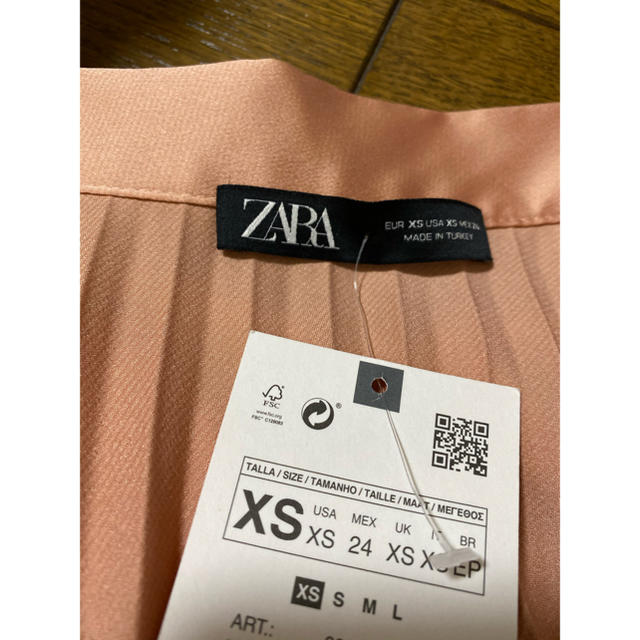 ZARA(ザラ)のZARAサテンプリーツスカートピンク レディースのスカート(ロングスカート)の商品写真