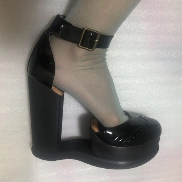 JEFFREY CAMPBELL(ジェフリーキャンベル)のジェフリーキャンベル　変形ヒール 24cm レディースの靴/シューズ(ハイヒール/パンプス)の商品写真