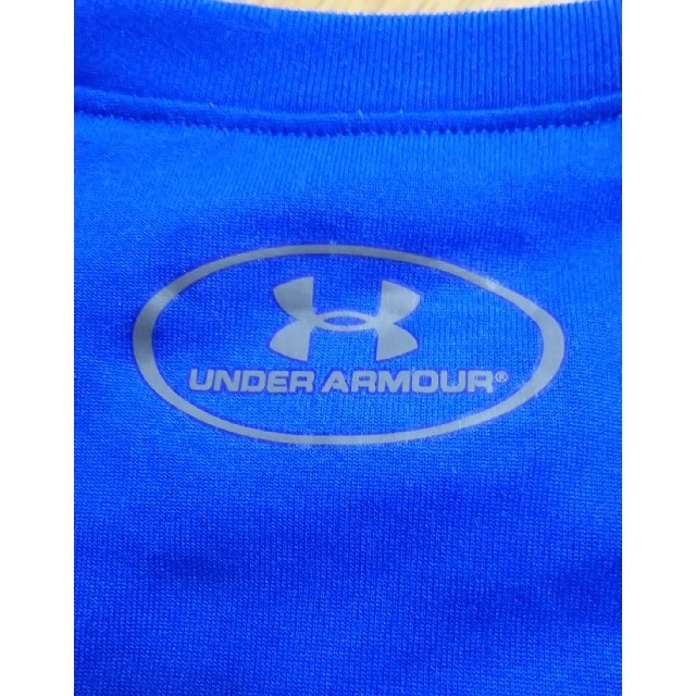 UNDER ARMOUR(アンダーアーマー)のアンダーアーマーTシャツYLG  美品 キッズ/ベビー/マタニティのキッズ服男の子用(90cm~)(Tシャツ/カットソー)の商品写真