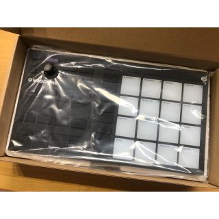 maschine mikro mk3 / native instruments(MIDIコントローラー)