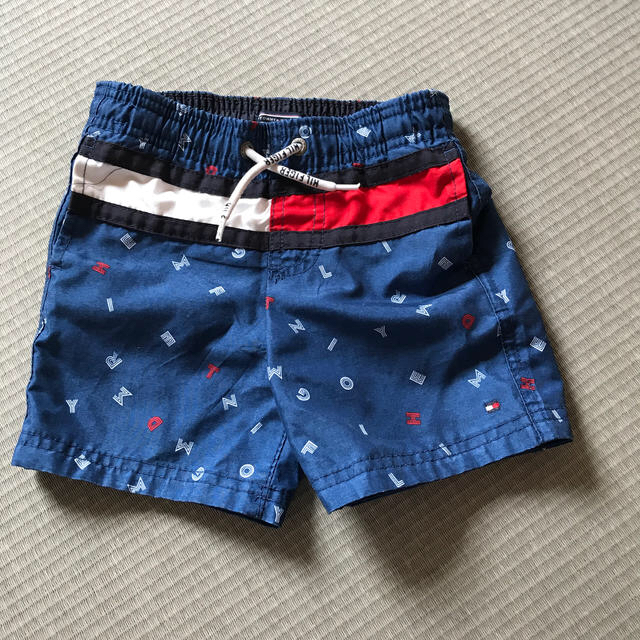 TOMMY HILFIGER(トミーヒルフィガー)のトミーフィルガー キッズ水着 サイズ92 キッズ/ベビー/マタニティのキッズ服男の子用(90cm~)(水着)の商品写真