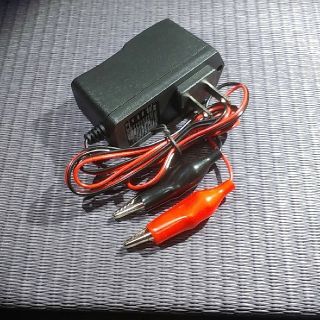12V バッテリー充電器 バイク 自動車(メンテナンス用品)