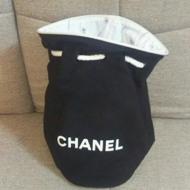 CHANEL(シャネル)の（お値引きします。）シャネルノベルテイーバック（新品・未使用） レディースのバッグ(リュック/バックパック)の商品写真