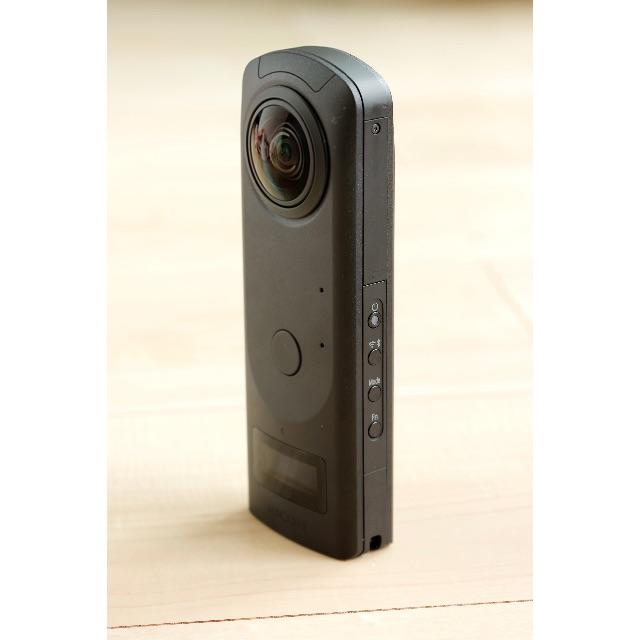 RICOH(リコー)の360度カメラ　RICOH THETA Z1 スマホ/家電/カメラのカメラ(ビデオカメラ)の商品写真