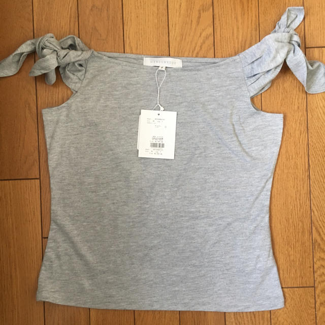 MERCURYDUO(マーキュリーデュオ)のオフショルトップス レディースのトップス(Tシャツ(半袖/袖なし))の商品写真