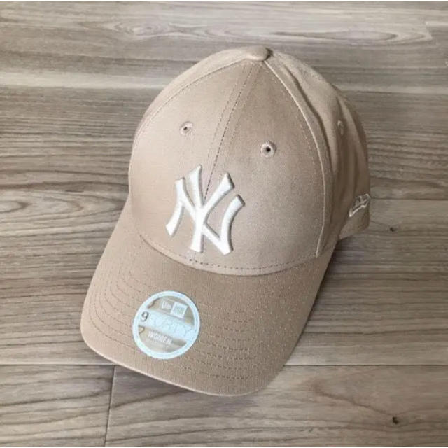 NEW ERA(ニューエラー)のニューエラ キャップ NY ヤンキース レディース ストーン ベージュ メンズの帽子(キャップ)の商品写真