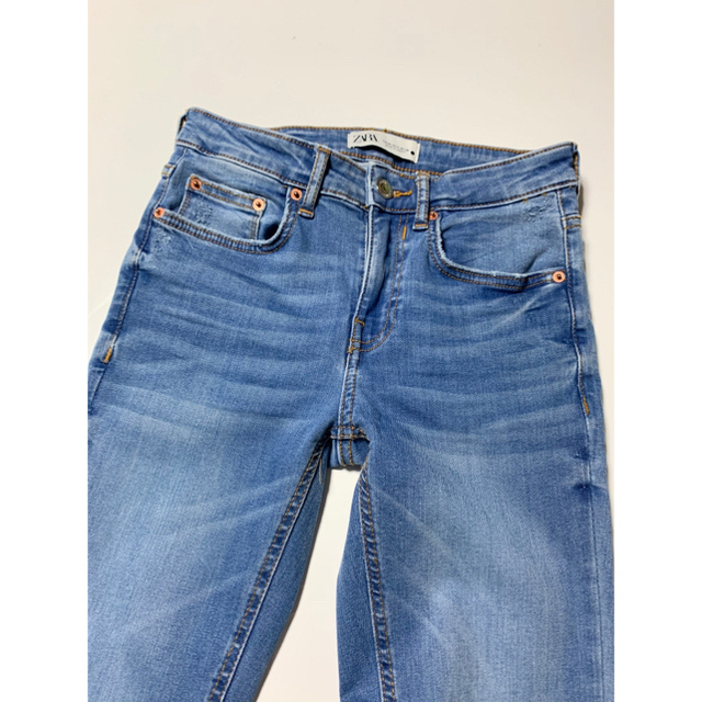 ZARA(ザラ)の未使用🌟　ZARA BLUE SKINNY JEANS  36 レディースのパンツ(デニム/ジーンズ)の商品写真