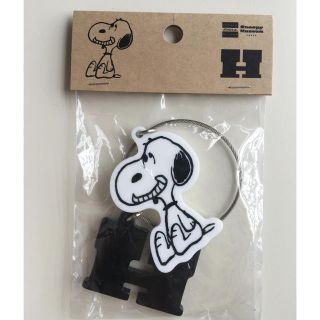 Snoopy 南町田 スヌーピーミュージアム 限定 イニシャルキーホルダー Hの通販 ラクマ