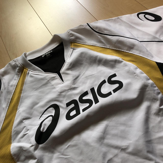 asics(アシックス)のアシックス サッカー 半袖プラクティスシャツ　ホワイト×ブラック　Oサイズ スポーツ/アウトドアの野球(ウェア)の商品写真