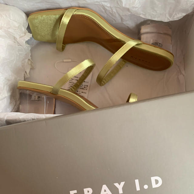 FRAY I.D(フレイアイディー)のFRAY I.D フレイ アイディー クリアミッドヒールサンダル レディースの靴/シューズ(サンダル)の商品写真