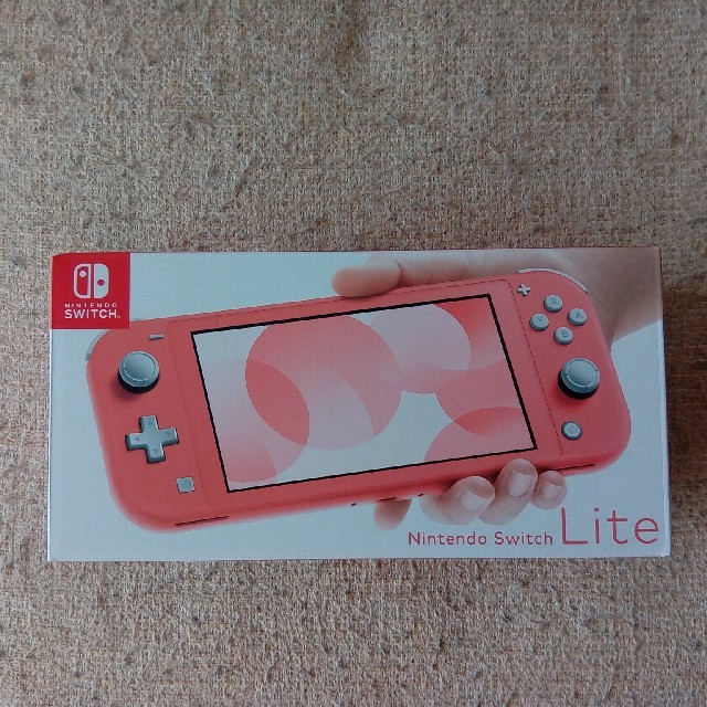人気デザイナー Nintendo - Switch Nintendo Switch コーラル　本体　新品未開封 Lite 家庭用ゲーム機本体