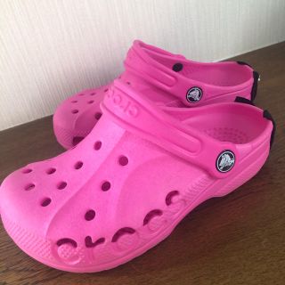 クロックス(crocs)のクロックス　キッズ　ジュニア　女の子　ピンク(サンダル)