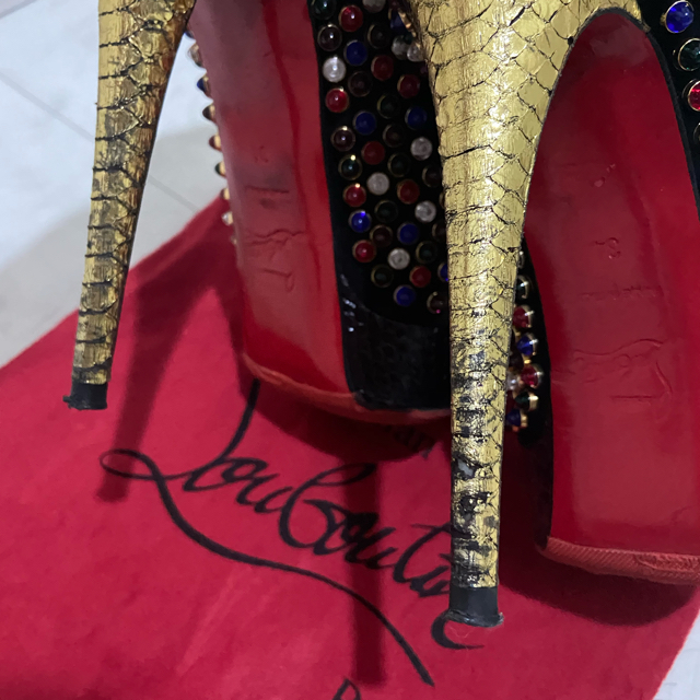 Christian Louboutin(クリスチャンルブタン)のChristian Louboutin オープントゥ パンプス 34 レディースの靴/シューズ(ハイヒール/パンプス)の商品写真