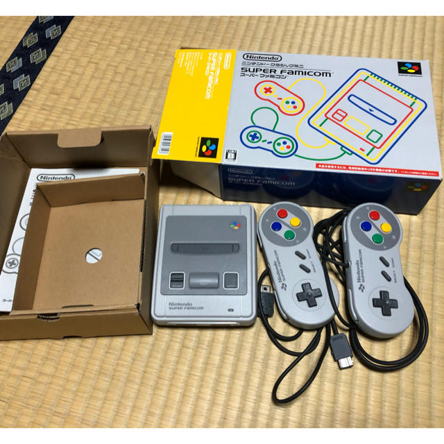 任天堂(ニンテンドウ)のスーパーファミコンミニ エンタメ/ホビーのゲームソフト/ゲーム機本体(家庭用ゲーム機本体)の商品写真