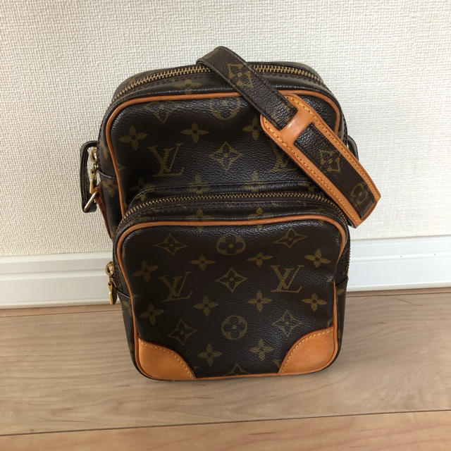 LOUIS VUITTON ルイヴィトン　アマゾン