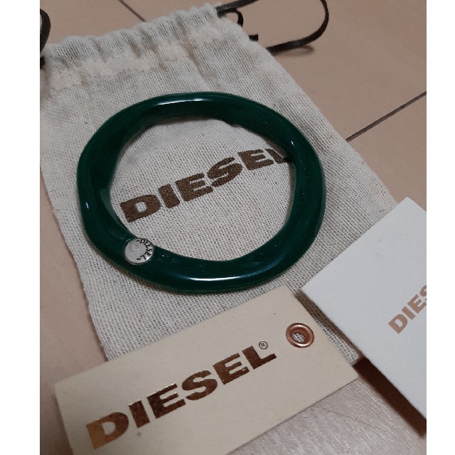 DIESEL(ディーゼル)のディーゼル　ブレスレット バングル　新品 レディースのアクセサリー(ブレスレット/バングル)の商品写真