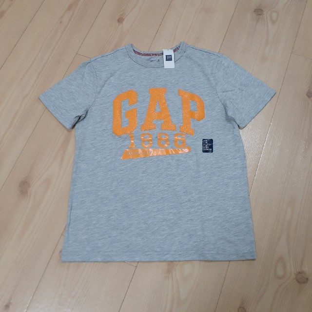 GAP Kids(ギャップキッズ)のGAP  キッズ  130 キッズ/ベビー/マタニティのキッズ服男の子用(90cm~)(Tシャツ/カットソー)の商品写真