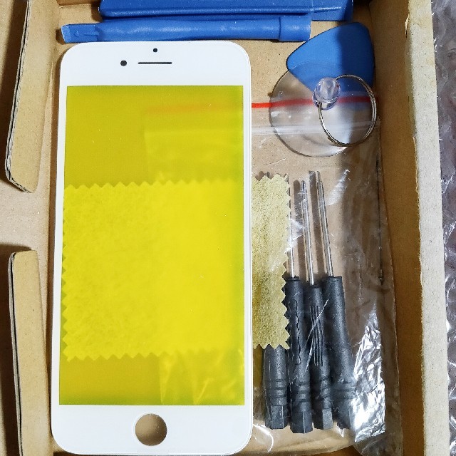 iPhone(アイフォーン)のiPhone8　ソフトバンク　前面ガラス割れ　ジャンク スマホ/家電/カメラのスマートフォン/携帯電話(スマートフォン本体)の商品写真