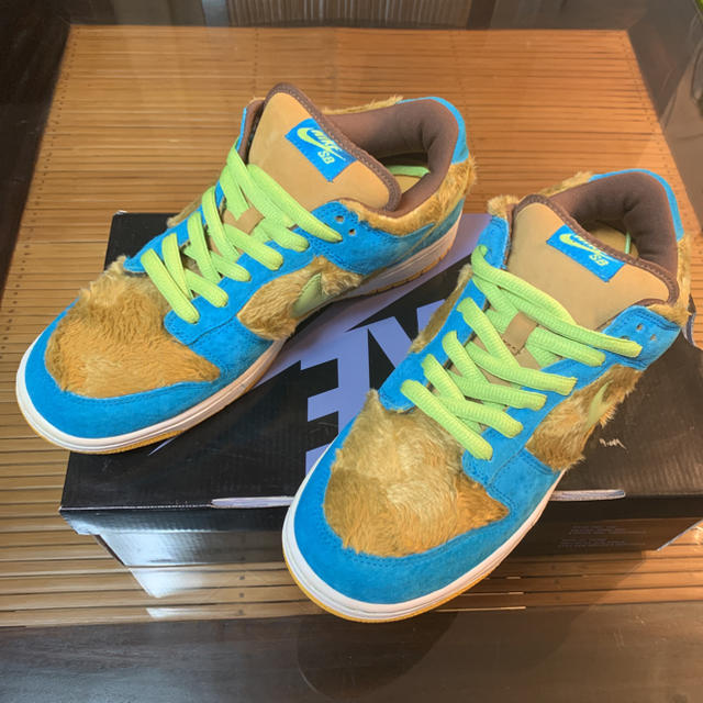 NIKE(ナイキ)の新品未使用NIKE DUNK LOW SB THREE BEARSベアーブリック メンズの靴/シューズ(スニーカー)の商品写真