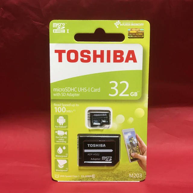 東芝(トウシバ)のTOSHIBA 東芝 SD変換アダプタ付 micro SDHC カード 32gb スマホ/家電/カメラのスマートフォン/携帯電話(その他)の商品写真