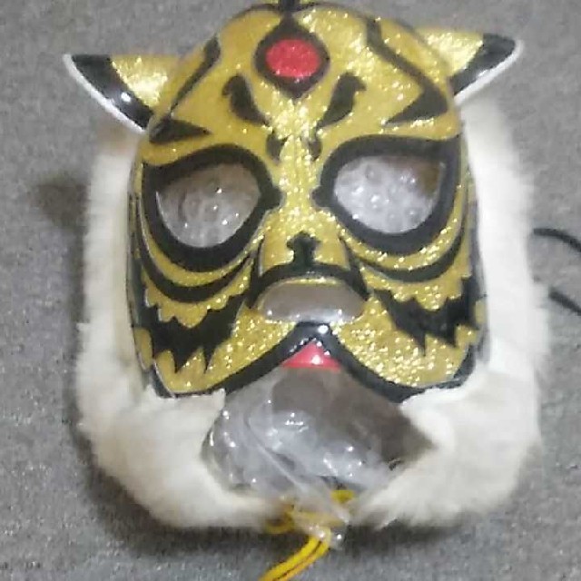 2代目タイガーマスクギザギザタイプ、プロレスマスク、三沢光晴
