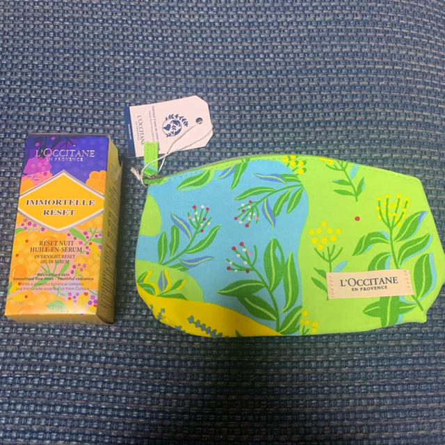 L'OCCITANE(ロクシタン)の新品未開封正規品　ロクシタン　オーバーナイトRセラム　30ml コスメ/美容のスキンケア/基礎化粧品(美容液)の商品写真