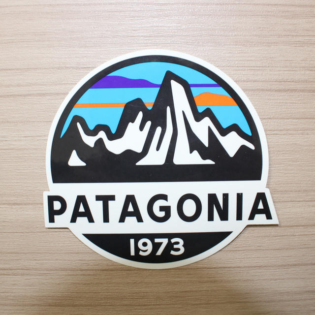 patagonia(パタゴニア)のパタゴニア　ステッカー　山脈ロゴ スポーツ/アウトドアのスポーツ/アウトドア その他(その他)の商品写真