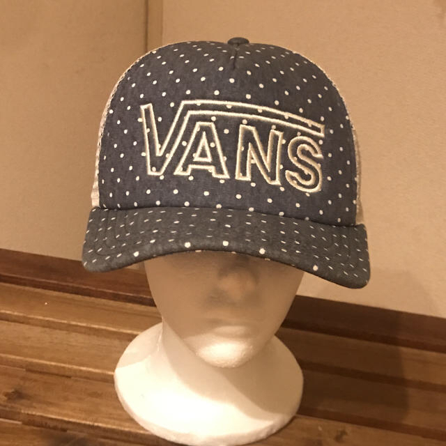 VANS(ヴァンズ)のVANS キャップメッシュロゴドットデニムホワイト レディースの帽子(キャップ)の商品写真