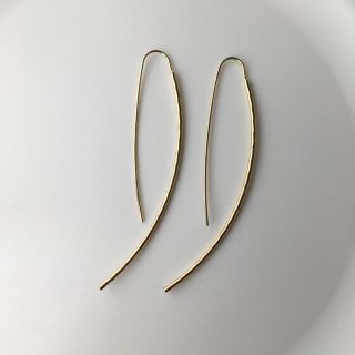 ツイフトフックピアス ゴールド(ピアス)