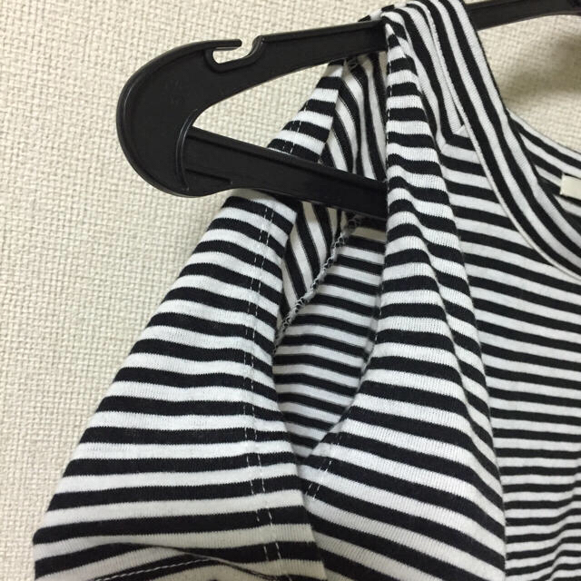 GU(ジーユー)のGUボーダーTシャツ肩出しXL レディースのトップス(Tシャツ(半袖/袖なし))の商品写真