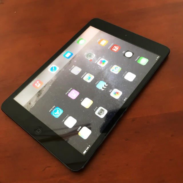 Apple(アップル)の美品 iPad mini Wi-Fi 初代 動作確認済み 初期化 Apple  スマホ/家電/カメラのPC/タブレット(タブレット)の商品写真