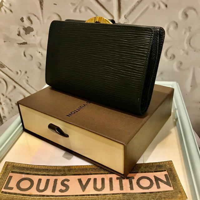 LOUIS VUITTON(ルイヴィトン)のdeemama様専用　美品⭐︎ルイヴィトン　エピ　折財布　ブラック レディースのファッション小物(財布)の商品写真