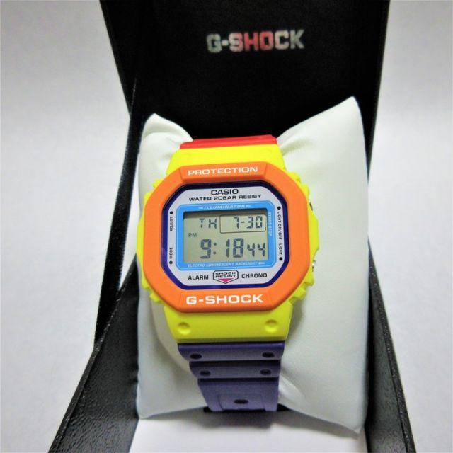 G-SHOCK(ジーショック)のG-SHOCK DW-5610DN-9JF サイケデリック マルチ カラーズ メンズの時計(腕時計(デジタル))の商品写真