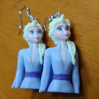 アナトユキノジョオウ(アナと雪の女王)のアナと雪の女王2 エルサ チョコエッグ ピアス ハンドメイド(キャラクターグッズ)