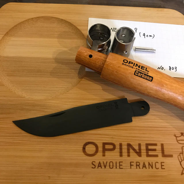 OPINEL(オピネル)のr8 オピネル Opinel No.9 カーボン 9cm 黒錆加工済み スポーツ/アウトドアのアウトドア(調理器具)の商品写真