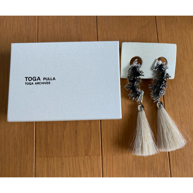 TOGA フリンジイヤリング ホワイト 美品 アクセサリー 最新デザインの 4712円引き