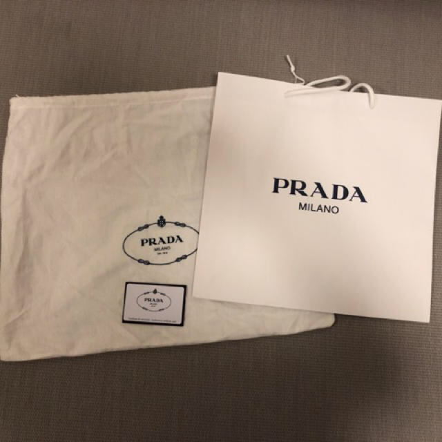 【新品】PRADA ナイロントート/リップ柄