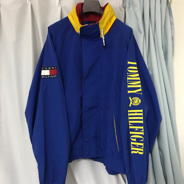 TOMMY HILFIGER(トミーヒルフィガー)の送料無料　XL TOMMY HILFIGER 90s ヴィンテージジャケット メンズのジャケット/アウター(ナイロンジャケット)の商品写真