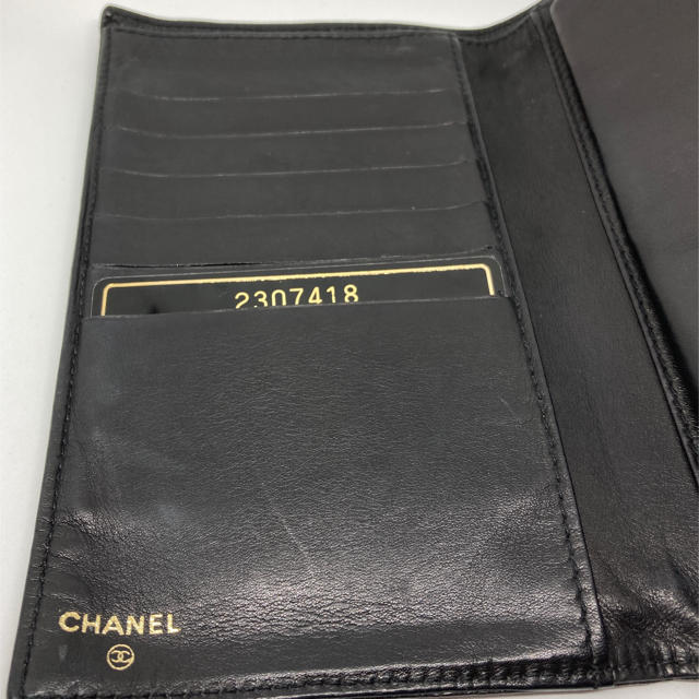 【美品】CHANEL キャビアスキン 二つ折 長財布 黒　ギャランティカード有