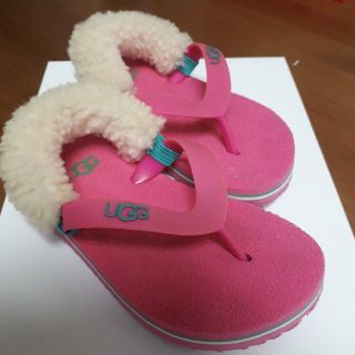 アグ(UGG)の専用15cm☆uggbabyピンクサンダル♫(サンダル)