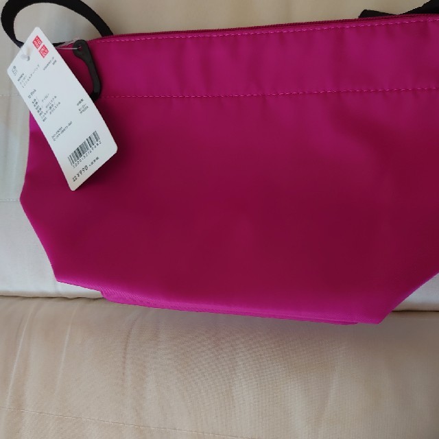 UNIQLO(ユニクロ)のUNIQLO  ナイロン  ミニショルダーバッグ  ピンク レディースのバッグ(ショルダーバッグ)の商品写真