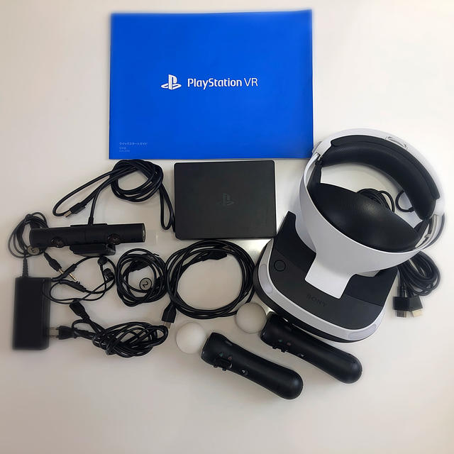 PlayStation VR(プレイステーションヴィーアール)のPlayStation VR  カメラ同梱版　モーションコントローラー2個セット エンタメ/ホビーのゲームソフト/ゲーム機本体(家庭用ゲーム機本体)の商品写真