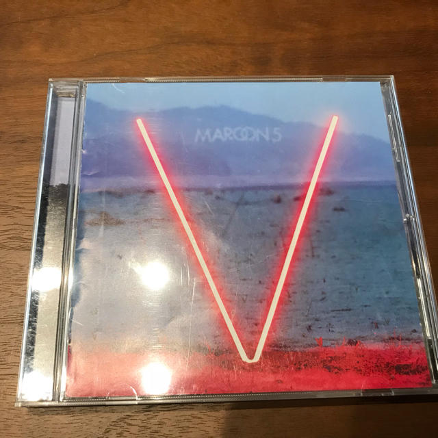 マルーン5/V エンタメ/ホビーのCD(ポップス/ロック(洋楽))の商品写真