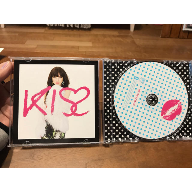  カーリー・レイ・ジェプセン KISS エンタメ/ホビーのCD(ポップス/ロック(洋楽))の商品写真