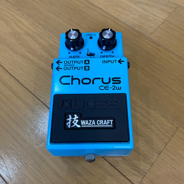 BOSS(ボス)のBOSS CE-2w 技クラフト 楽器のギター(エフェクター)の商品写真